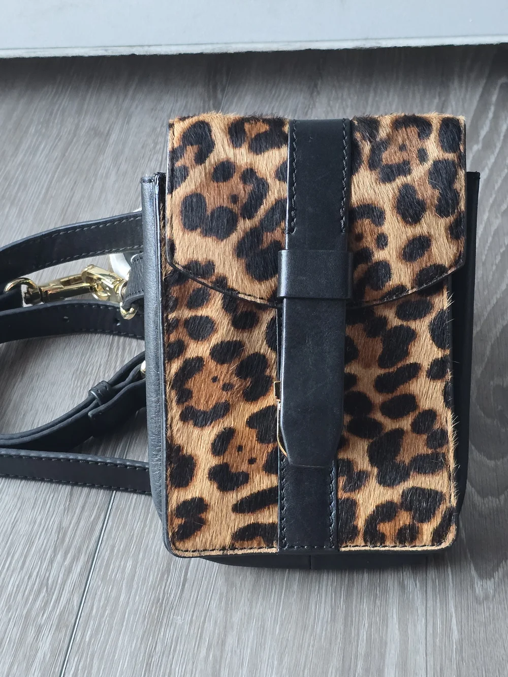 Clarks Leopard Calf Hair Leather Crossbody Phone Bag Gold Turnlock Mini Black